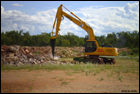 Mataranka Quarry - Breaking Up The Over-Size!